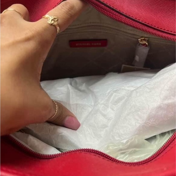 Michael Kors Jet Set Leather Tote Crimson Red - Picture 2 of 3